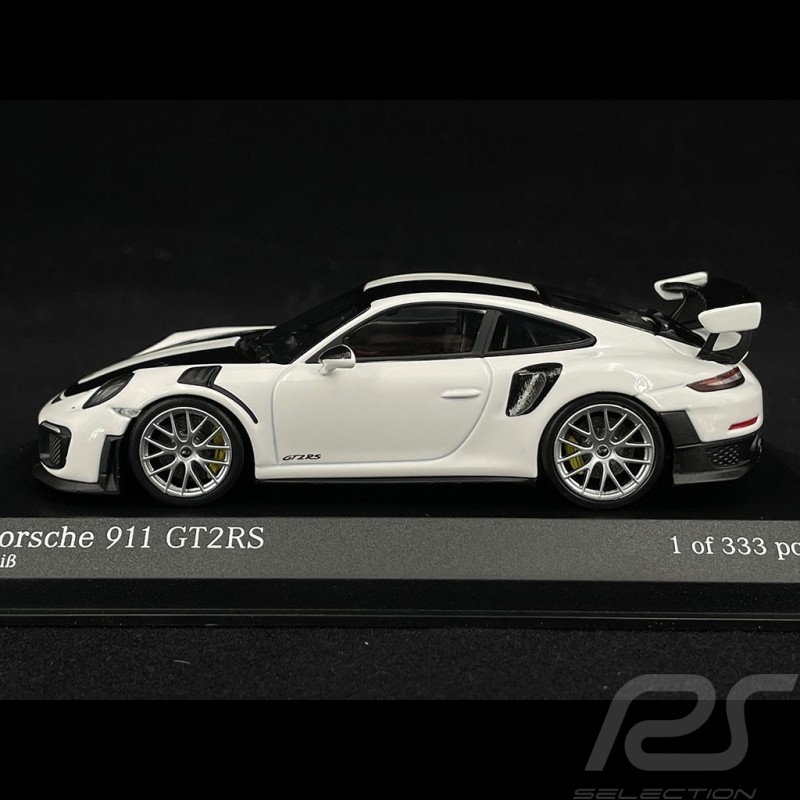Porsche 911 GT2 RS Weissach Package Type 991 2018 Weiß 1/43 Minichamps 413067278