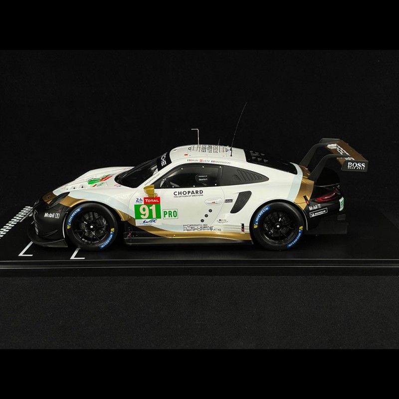 PORSCHE 911 (991) RSR LE MANS 2018 in 1:18 scale by IXO