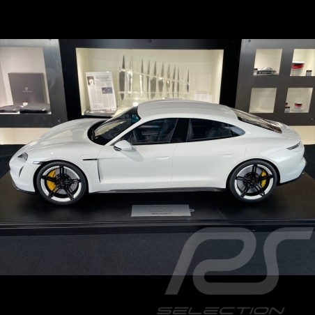 Porsche Taycan Turbo S 2020...