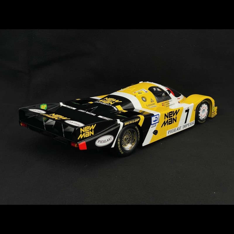 Porsche 956 LH n°7 Winner 24h Le Mans 1984 1/12 CMR CMR12022
