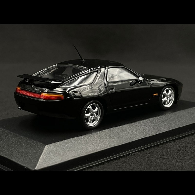 1:43 Minichamps Porsche 928 GTS 1991 black 