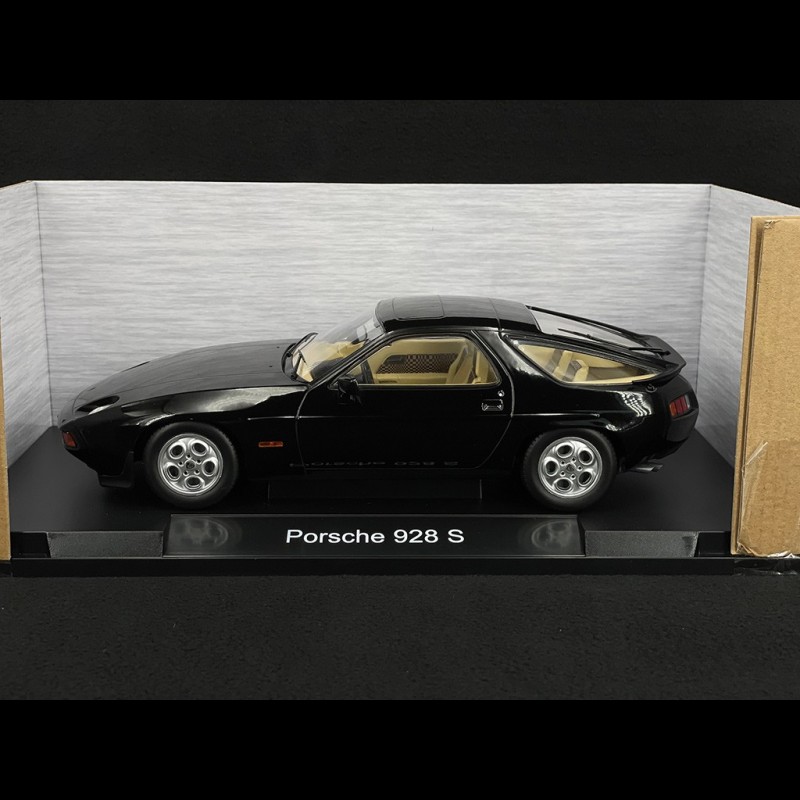 Porsche 928S 1980 Black 1/18 ModelCar Group MCG18201