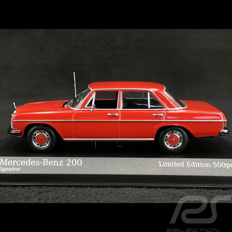 Mercedes-Benz 200/8 W115 1968 Rouge Signal 1/43 Minichamps 943034005