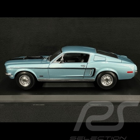 Ford Mustang GT Cobra Jet...