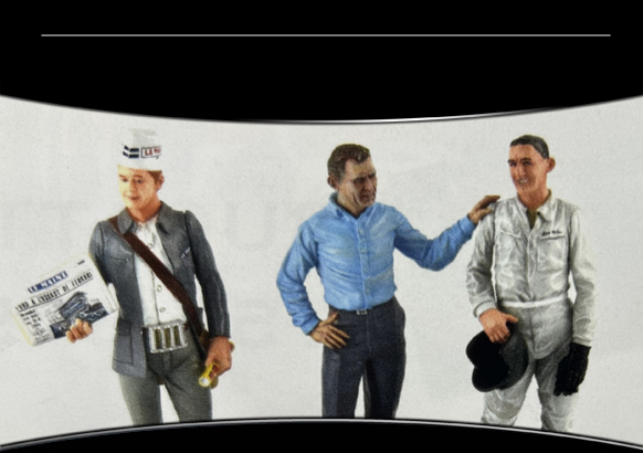 New 1 : 18 Figurines